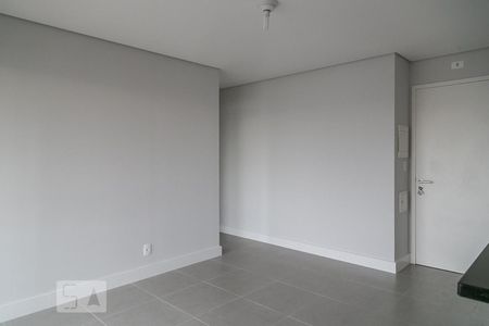 Sala/Cozinha de apartamento para alugar com 2 quartos, 66m² em Parque Industrial Tomas Edson, São Paulo