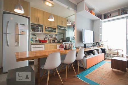 Sala/Cozinha de apartamento à venda com 2 quartos, 64m² em Vila Alexandria, São Paulo