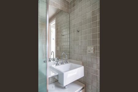 Apartamento à venda com 70m², 2 quartos e 2 vagasBanheiro da Suite 1