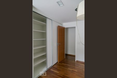 Apartamento à venda com 70m², 2 quartos e 2 vagasSuite 1