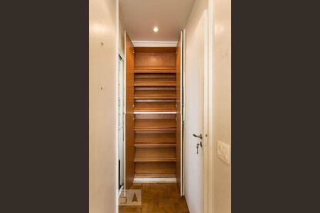 Apartamento à venda com 100m², 3 quartos e 1 vaga Apartamento à venda com 100m², 3 quartos e 1 vagaSuíte