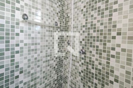 Banheiro de apartamento à venda com 2 quartos, 62m² em Vila Marieta, Campinas