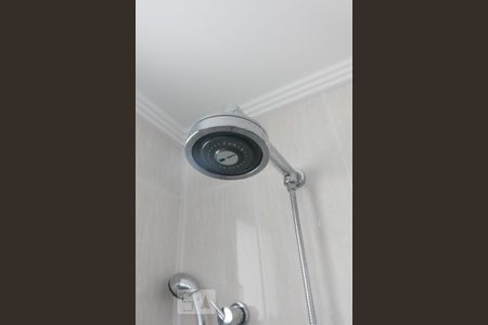 Apartamento à venda com 175m², 4 quartos e 4 vagas Apartamento à venda com 175m², 4 quartos e 4 vagasChuveiro da Suíte 2