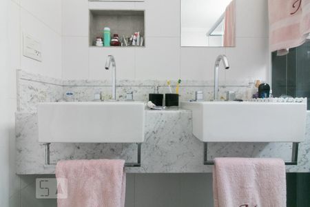 Detalhe do banheiro da suíte 1 de apartamento à venda com 4 quartos, 175m² em Vila Regente Feijó, São Paulo