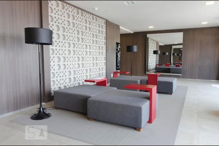 Hall de entrada do prédio de apartamento para alugar com 1 quarto, 43m² em Vila Madalena, São Paulo