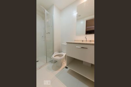 Banheiro de apartamento para alugar com 1 quarto, 43m² em Vila Madalena, São Paulo