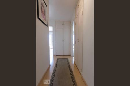 Apartamento à venda com 115m², 3 quartos e 1 vagaCorredor dos quartos