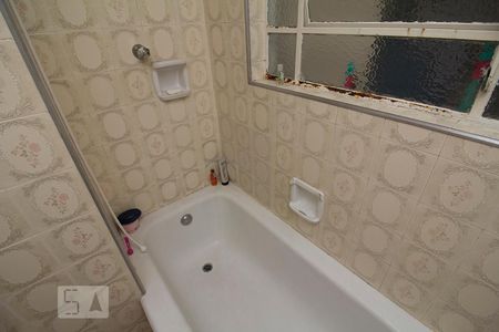 Apartamento à venda com 108m², 3 quartos e 1 vaga Apartamento à venda com 108m², 3 quartos e 1 vagaDetalhe Banheiro 1