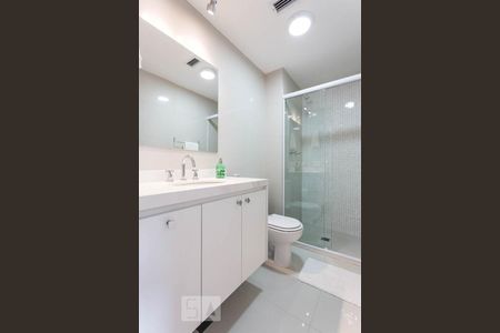 Banheiro de apartamento para alugar com 1 quarto, 48m² em Vila Gertrudes, São Paulo