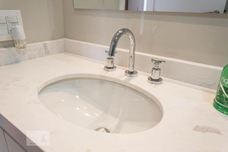 Banheiro de apartamento para alugar com 1 quarto, 48m² em Vila Gertrudes, São Paulo