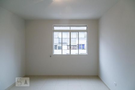 Studio à venda com 29m², 1 quarto e sem vagaSala e quarto conjugados