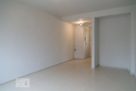 Studio à venda com 29m², 1 quarto e sem vagaSala e quarto conjugados