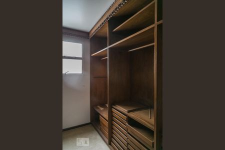 Apartamento para alugar com 260m², 2 quartos e 2 vagas Apartamento para alugar com 260m², 2 quartos e 2 vagasCloset do Quarto 2 (suite)