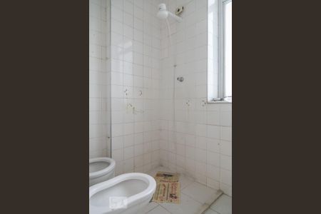 Apartamento para alugar com 260m², 2 quartos e 2 vagas Apartamento para alugar com 260m², 2 quartos e 2 vagasBanheiro de serviço