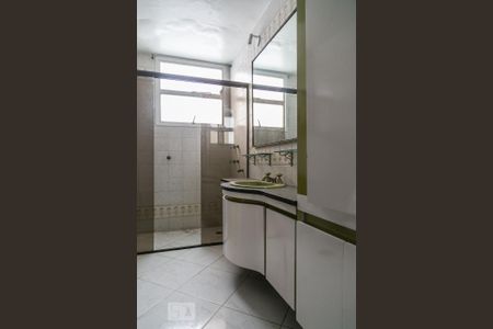 Apartamento para alugar com 260m², 2 quartos e 2 vagas Apartamento para alugar com 260m², 2 quartos e 2 vagasBanheiro da suite