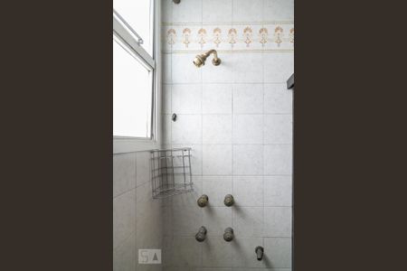 Apartamento para alugar com 260m², 2 quartos e 2 vagas Apartamento para alugar com 260m², 2 quartos e 2 vagasBanheiro da suite