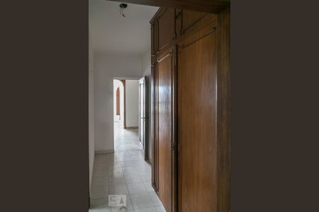Apartamento para alugar com 260m², 2 quartos e 2 vagas Apartamento para alugar com 260m², 2 quartos e 2 vagasCorredor para cozinha