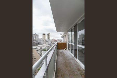 Apartamento para alugar com 260m², 2 quartos e 2 vagas Apartamento para alugar com 260m², 2 quartos e 2 vagasVaranda