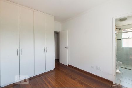 Apartamento à venda com 170m², 3 quartos e 3 vagas Apartamento à venda com 170m², 3 quartos e 3 vagasSuíte 2