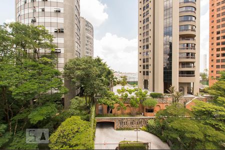 Apartamento à venda com 170m², 3 quartos e 3 vagas Apartamento à venda com 170m², 3 quartos e 3 vagasVista da varanda