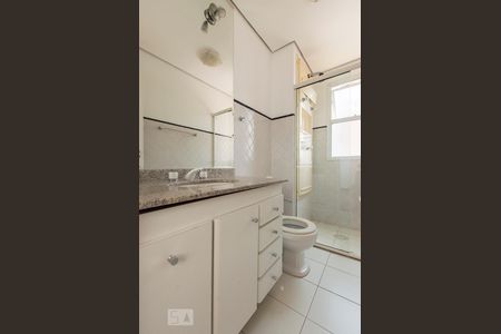 Apartamento à venda com 170m², 3 quartos e 3 vagas Apartamento à venda com 170m², 3 quartos e 3 vagasBanheiro da suíte 2