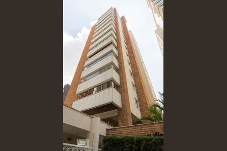 Apartamento à venda com 170m², 3 quartos e 3 vagas Apartamento à venda com 170m², 3 quartos e 3 vagasFachada