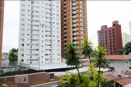 Vista da sacada de apartamento para alugar com 1 quarto, 52m² em Cambuí, Campinas