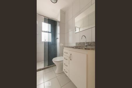 Apartamento à venda com 70m², 3 quartos e 1 vaga Apartamento à venda com 70m², 3 quartos e 1 vagaBanheiro da suíte