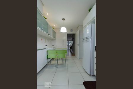 Apartamento à venda com 130m², 3 quartos e 2 vagasCozinha