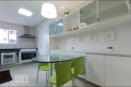 Apartamento à venda com 130m², 3 quartos e 2 vagasCozinha