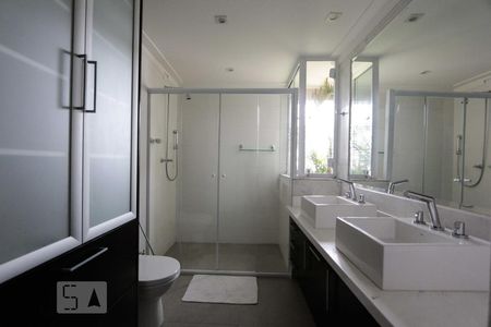 Apartamento à venda com 245m², 4 quartos e 4 vagassuite 4