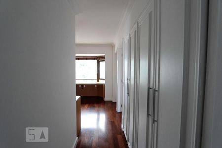 Apartamento à venda com 245m², 4 quartos e 4 vagasescritorio