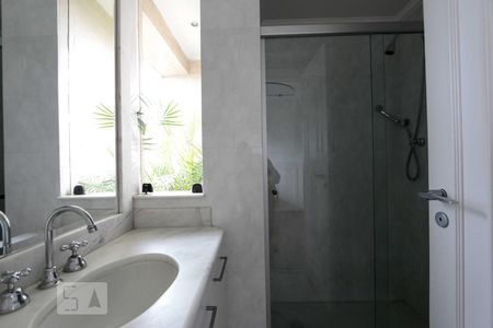 Apartamento à venda com 245m², 4 quartos e 4 vagassuite 2