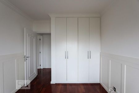 Apartamento à venda com 245m², 4 quartos e 4 vagassuite 2