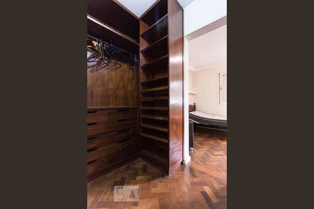 Closet de apartamento para alugar com 2 quartos, 97m² em Moema, São Paulo
