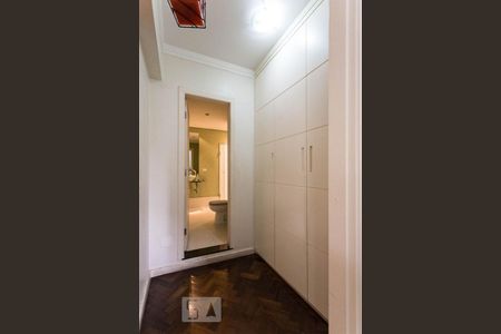 Corredor de apartamento para alugar com 2 quartos, 97m² em Moema, São Paulo