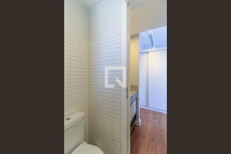 Banheiro de kitnet/studio para alugar com 1 quarto, 48m² em Campo Belo, São Paulo