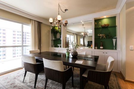 Apartamento à venda com 111m², 2 quartos e 2 vagas Apartamento à venda com 111m², 2 quartos e 2 vagasSala