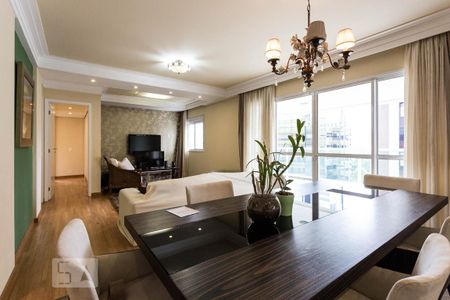Apartamento à venda com 111m², 2 quartos e 2 vagas Apartamento à venda com 111m², 2 quartos e 2 vagasSala
