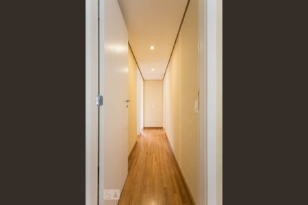 Apartamento à venda com 111m², 2 quartos e 2 vagas Apartamento à venda com 111m², 2 quartos e 2 vagasCorredor