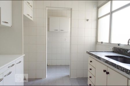 Cozinha de apartamento à venda com 1 quarto, 47m² em Centro, Campinas