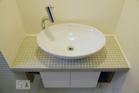 Apartamento à venda com 67m², 2 quartos e 2 vagasdetalhe banheiro