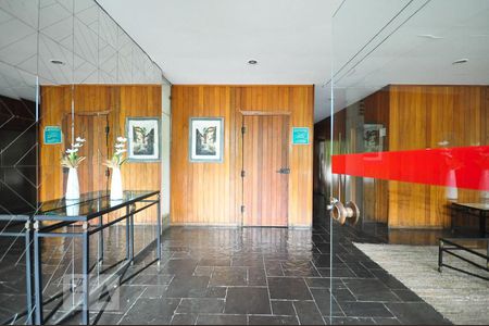 Apartamento para alugar com 140m², 2 quartos e 2 vagashall social