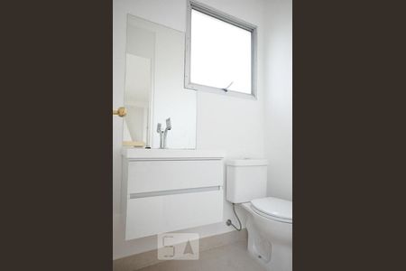 lavabo de apartamento para alugar com 2 quartos, 140m² em Jardim Londrina, São Paulo