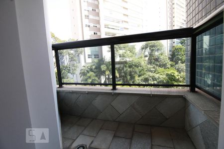 Apartamento à venda com 300m², 4 quartos e 4 vagasVaranda