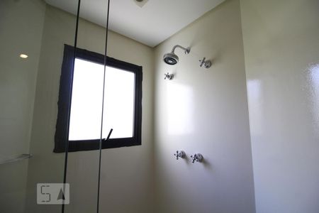 Apartamento à venda com 300m², 4 quartos e 4 vagasChuveiro