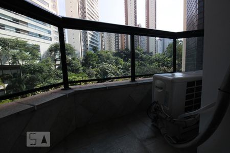 Apartamento à venda com 300m², 4 quartos e 4 vagasVaranda