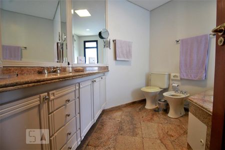 Apartamento à venda com 300m², 4 quartos e 4 vagasBanheiro 2 da suíte 4