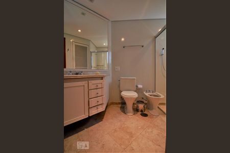 Apartamento à venda com 300m², 4 quartos e 4 vagasBanheiro da suíte 3