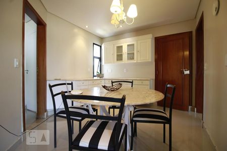 Apartamento à venda com 300m², 4 quartos e 4 vagasCopa